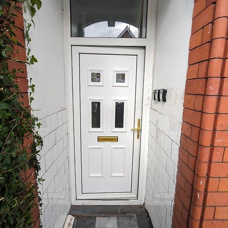 Inner-City Apartments - Basic Amenites كارديف المظهر الخارجي الصورة