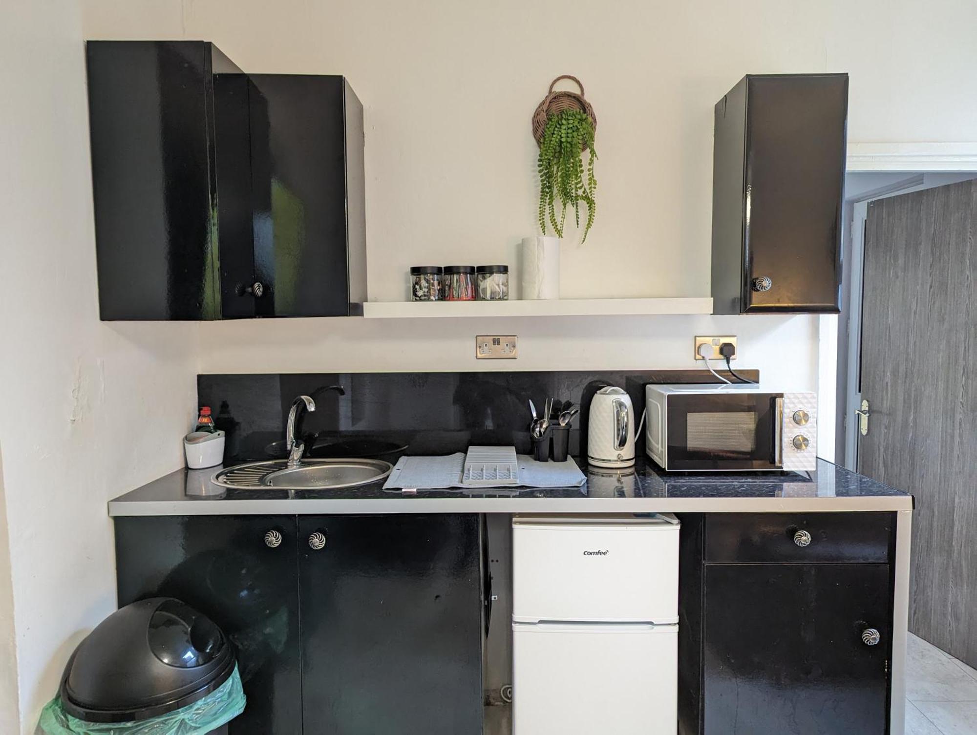 Inner-City Apartments - Basic Amenites كارديف المظهر الخارجي الصورة