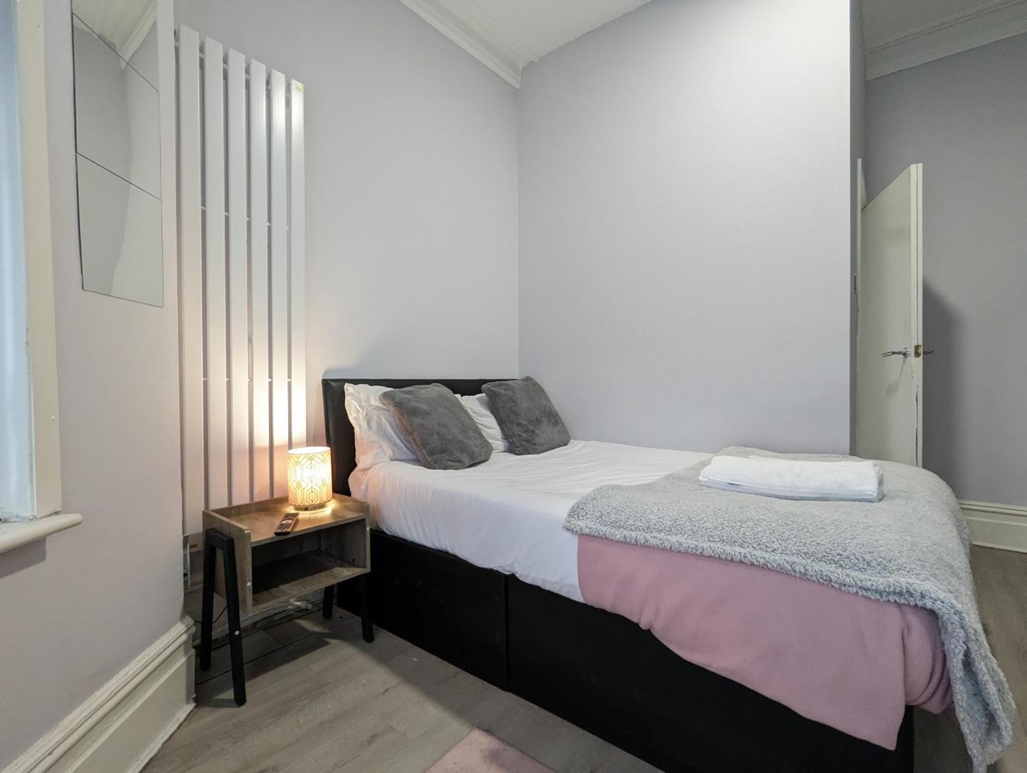 Inner-City Apartments - Basic Amenites كارديف المظهر الخارجي الصورة