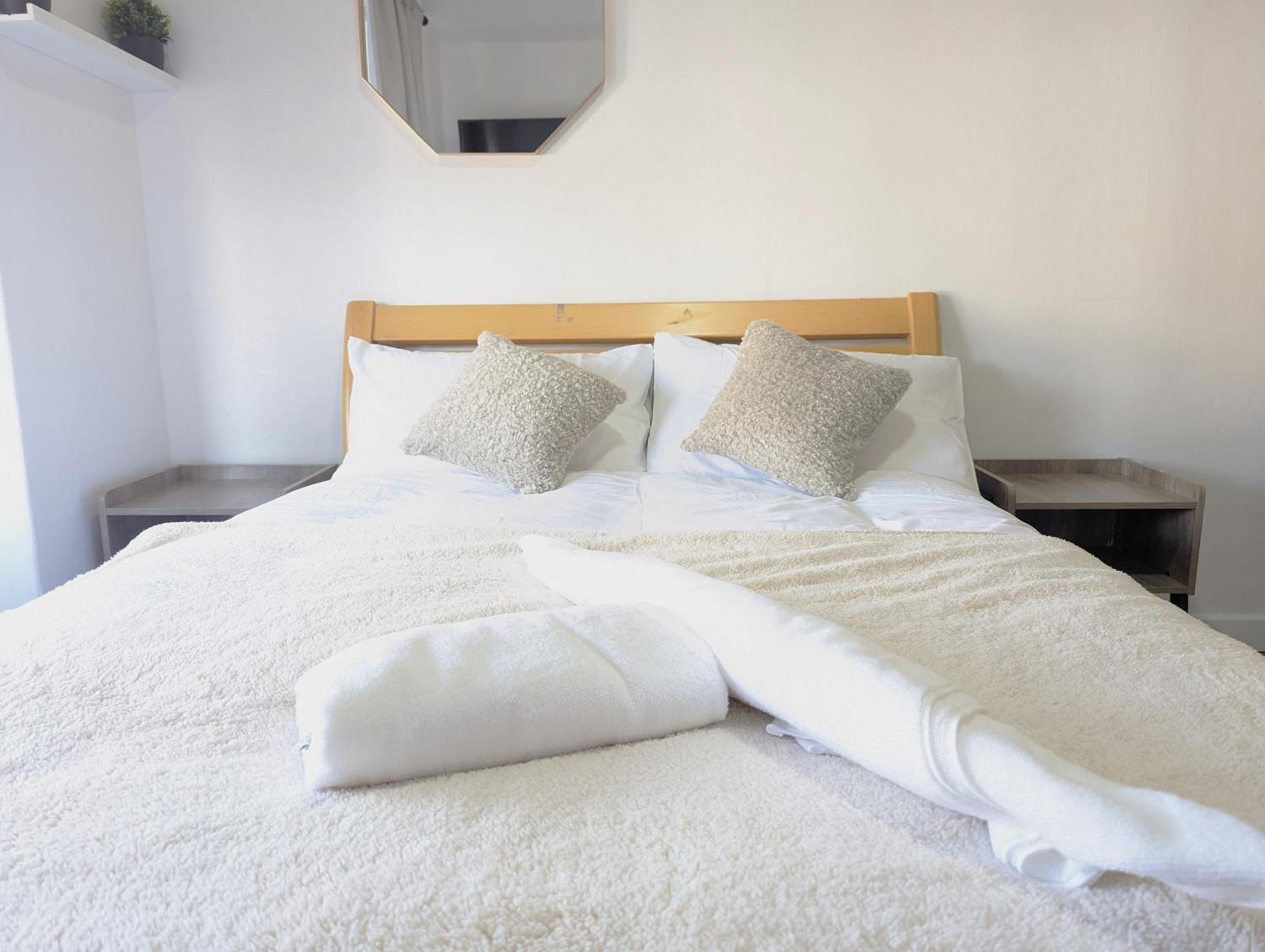 Inner-City Apartments - Basic Amenites كارديف المظهر الخارجي الصورة