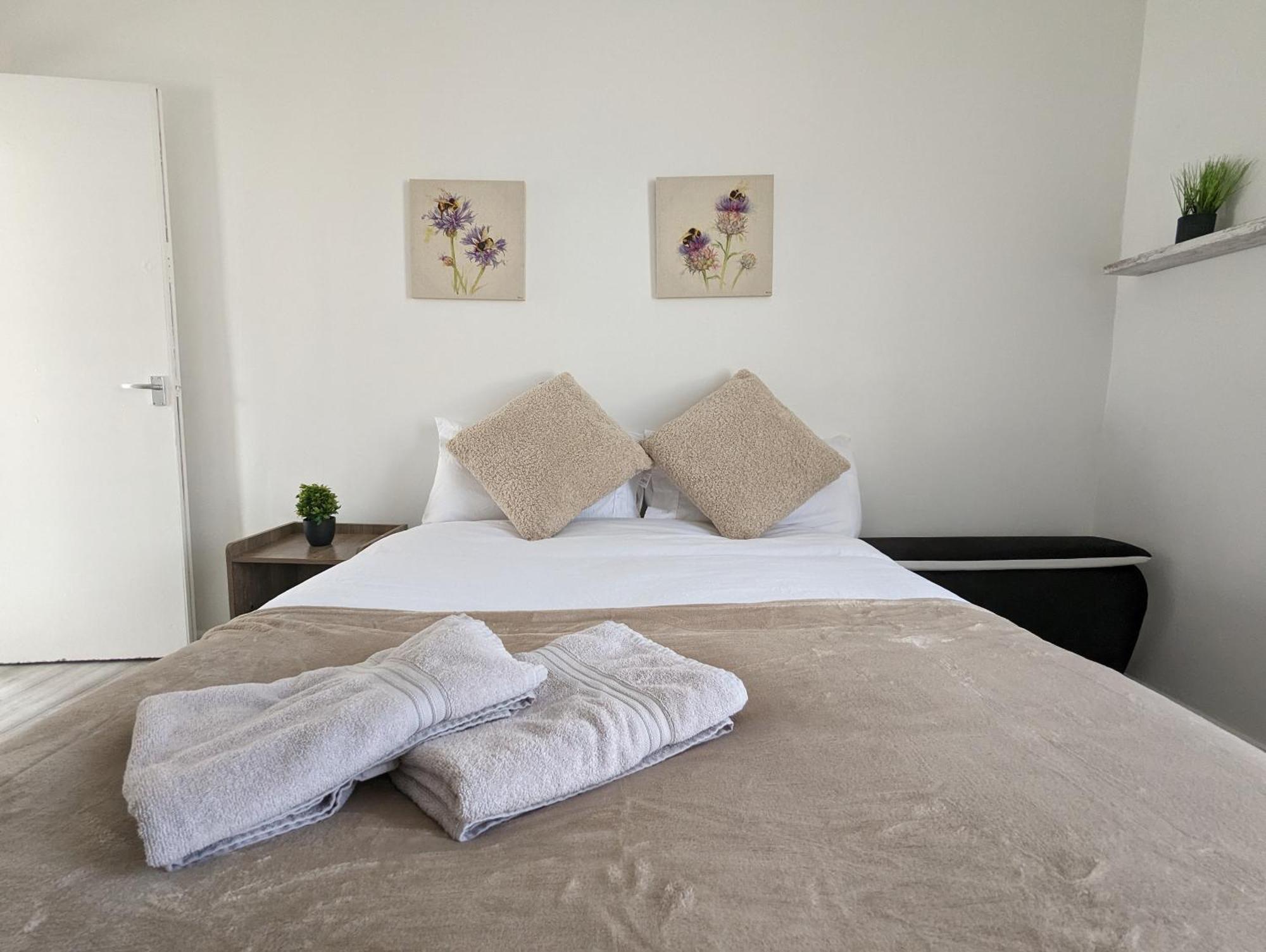 Inner-City Apartments - Basic Amenites كارديف المظهر الخارجي الصورة