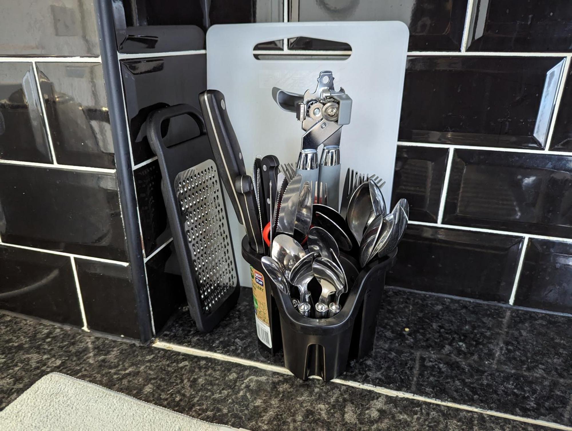 Inner-City Apartments - Basic Amenites كارديف المظهر الخارجي الصورة