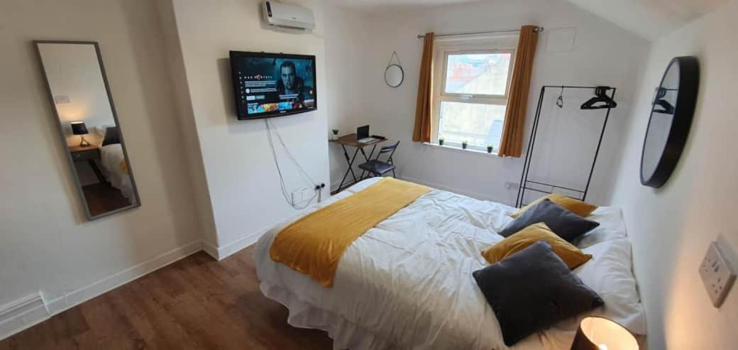 Inner-City Apartments - Basic Amenites كارديف المظهر الخارجي الصورة